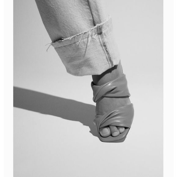 NWT Zara Ruched Double Strap Sandals Green Heels - Picture 4 of 4